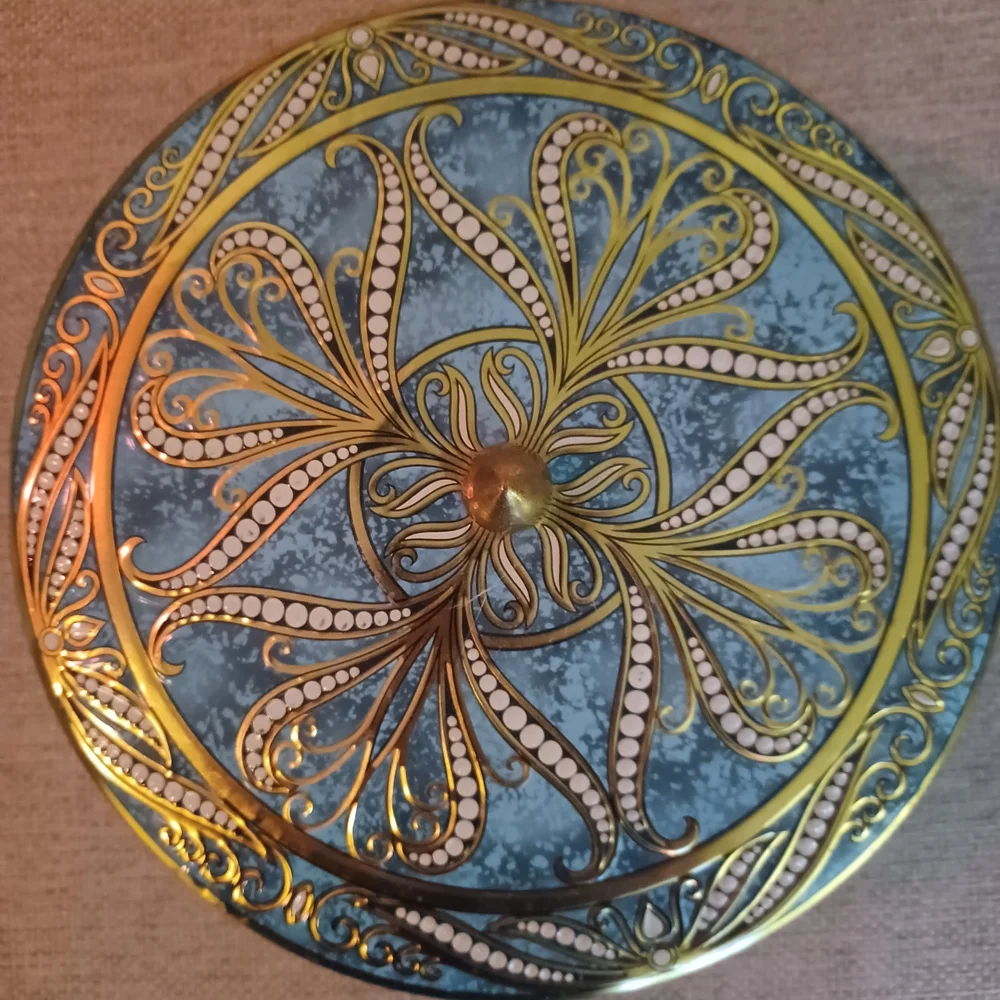 Elegant Gold and Blue Decorative Tin Can - Picture 4 of 7